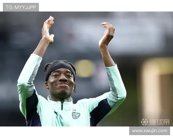 马杜埃凯93分钟面对空门选择横传错失良机引发热议